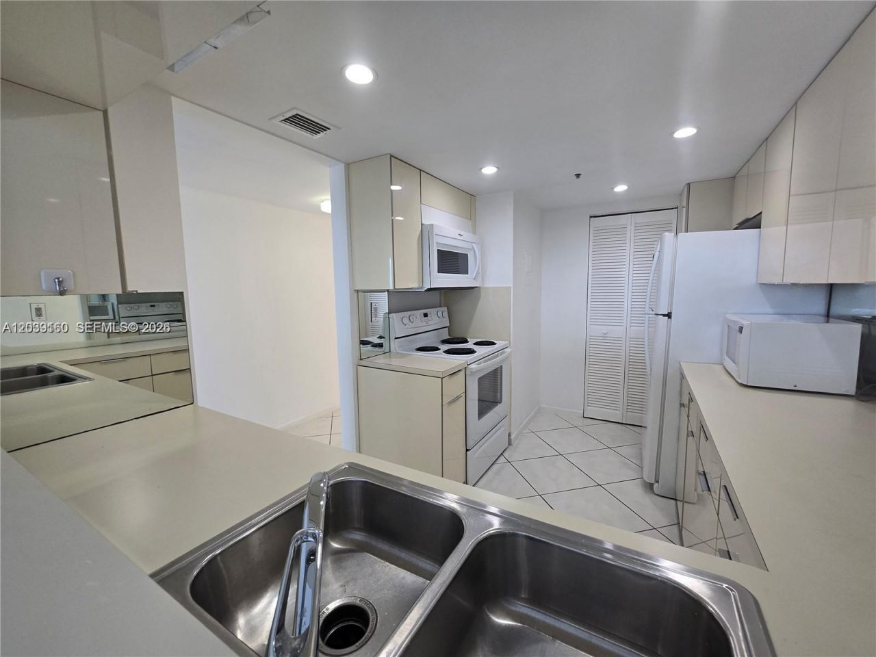 Please Call For Address, Unit B-4137, Miami, FL 33132 Photo