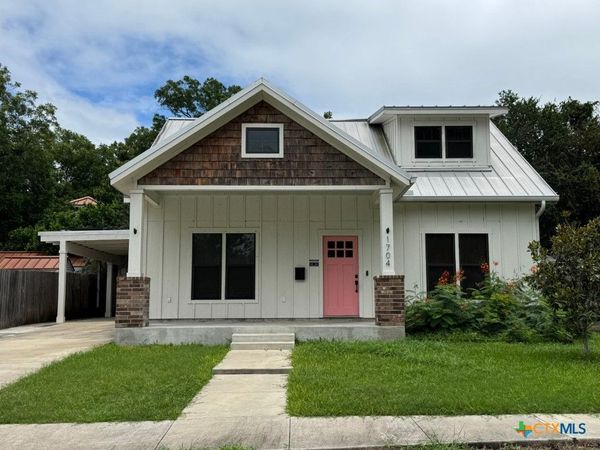 1704 N Washington Street , Victoria, TX 77901