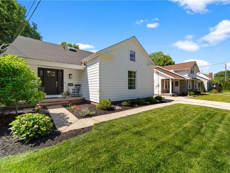 19125 E Shoreland Avenue, Rocky River, OH 44116 Photo 3