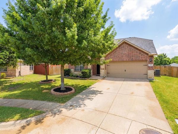 1365 Broadmoor Drive, Burleson, TX 76028