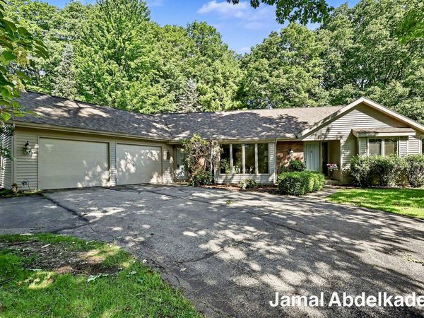 18777 Iroquois Drive, Spring Lake, MI 49456