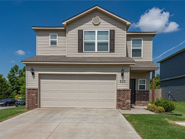 833 E Sparrow Circle , Fayetteville, AR 72701