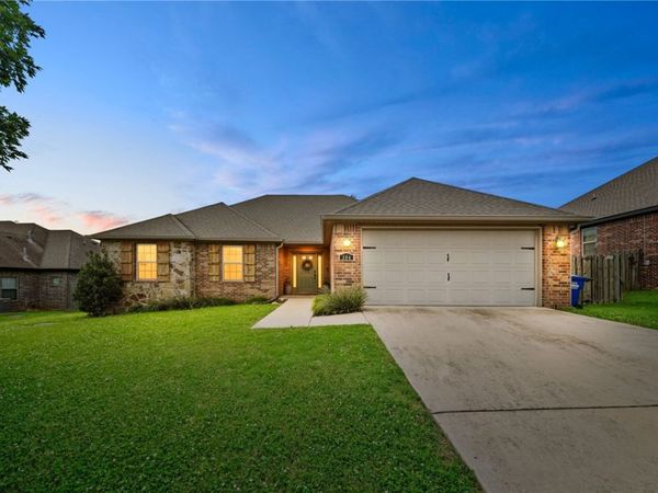 204 Cowans Street , Lowell, AR 72745