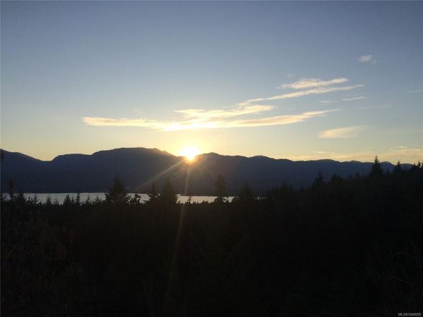 8401 Keith Wagner Way , Denman Island, BC V0R 1T0