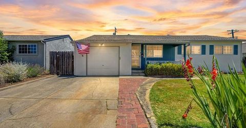 179 Price Way, Folsom, CA 95630 Photo