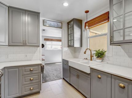 5660 Velma Way, Sacramento, CA 95824 Photo