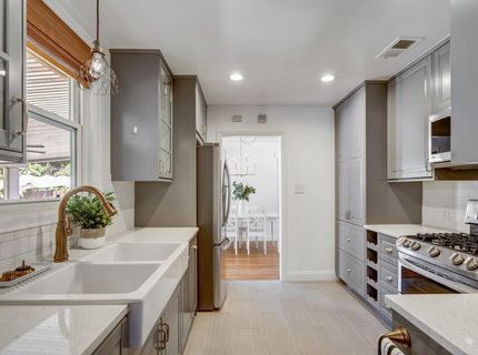5660 Velma Way, Sacramento, CA 95824 Photo