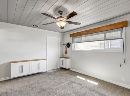 5660 Velma Way, Sacramento, CA 95824 Photo