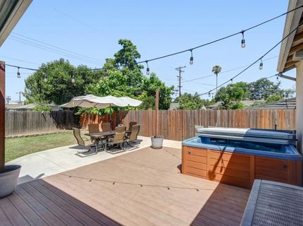 5660 Velma Way, Sacramento, CA 95824 Photo