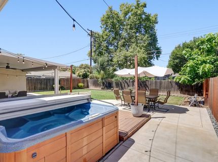 5660 Velma Way, Sacramento, CA 95824 Photo