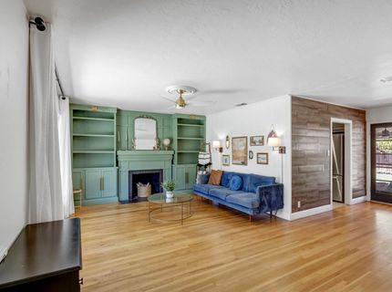 5660 Velma Way, Sacramento, CA 95824 Photo