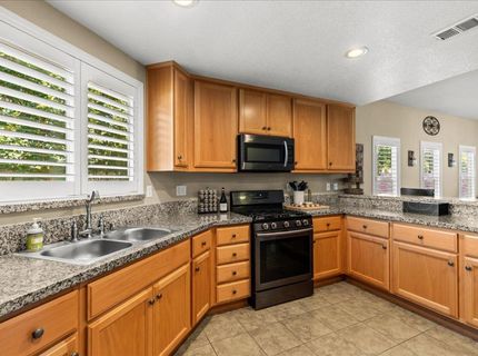 1009 Fairmont Ct, Modesto, CA 95354 Photo
