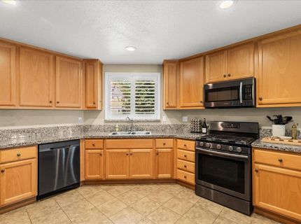 1009 Fairmont Ct, Modesto, CA 95354 Photo