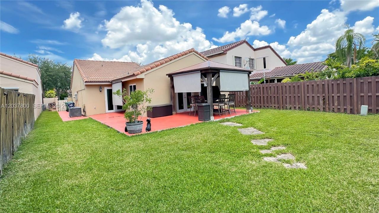 6316 NW 173rd St, Hialeah, FL 33015 Photo
