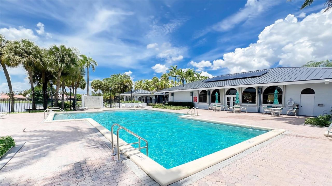 6316 NW 173rd St, Hialeah, FL 33015 Photo