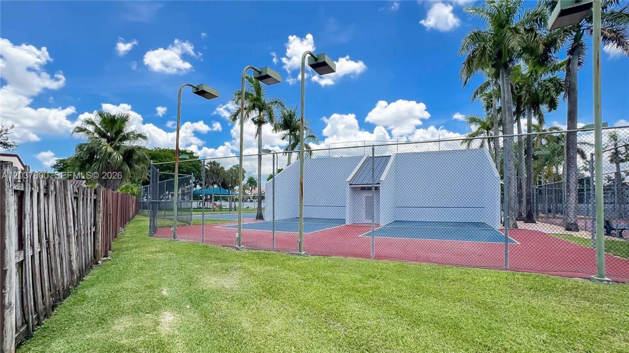 6316 NW 173rd St, Hialeah, FL 33015 Photo