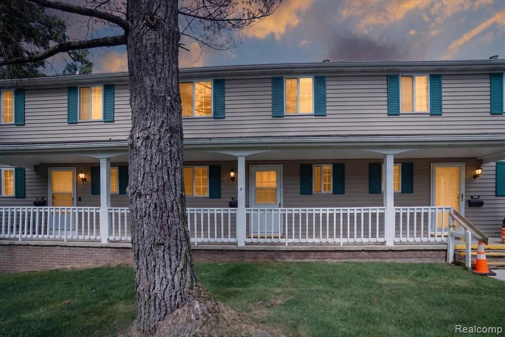 1624 Peppertree Lane, Lansing Charter Township, MI 48912 Main Photo