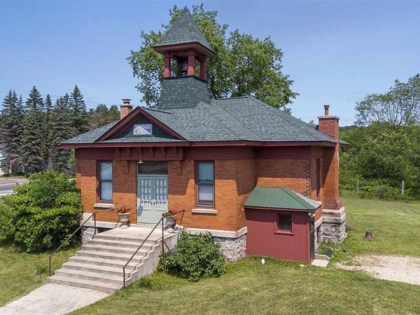 3009 S State, Harbor Springs, MI 49740