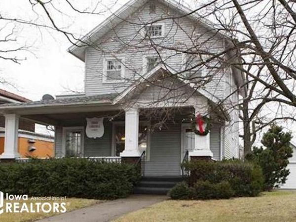 315 S Iowa Avenue, Washington, IA 52353