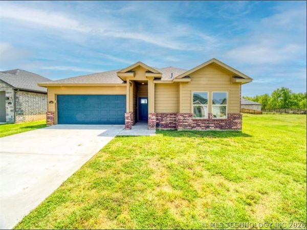 1194 Wild Indigo Circle , Calera, OK 74730