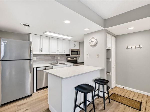 539 D'ONOFRIO Drive, Madison, WI 53719