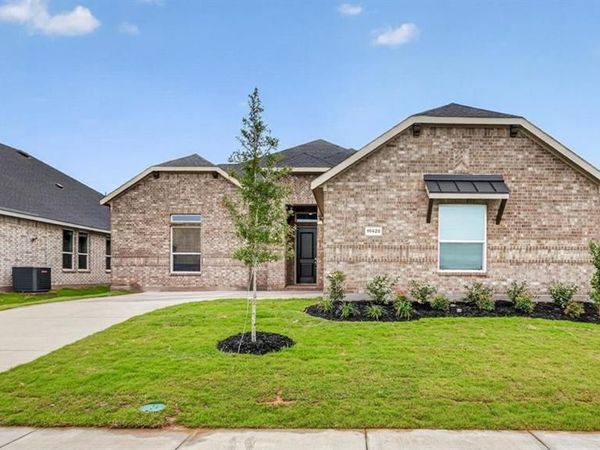 4928 SIMMENTAL Drive, Arlington, TX 76001