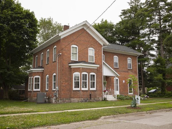 112 E Maple Street, Vicksburg, MI 49097