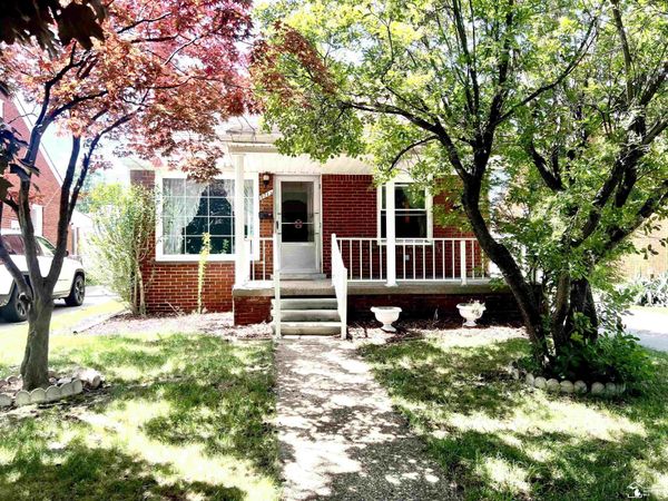 9716 Quandt Street, Allen Park, MI 48101