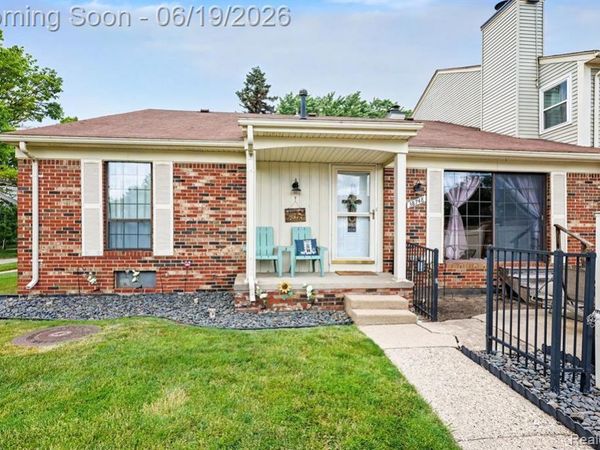 38748 Golfview Drive E, Clinton Twp, MI 48038