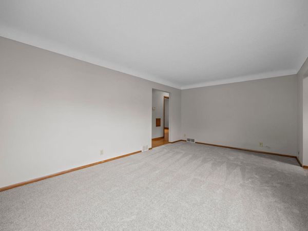577 38th Avenue NE, Columbia Heights, MN 55421