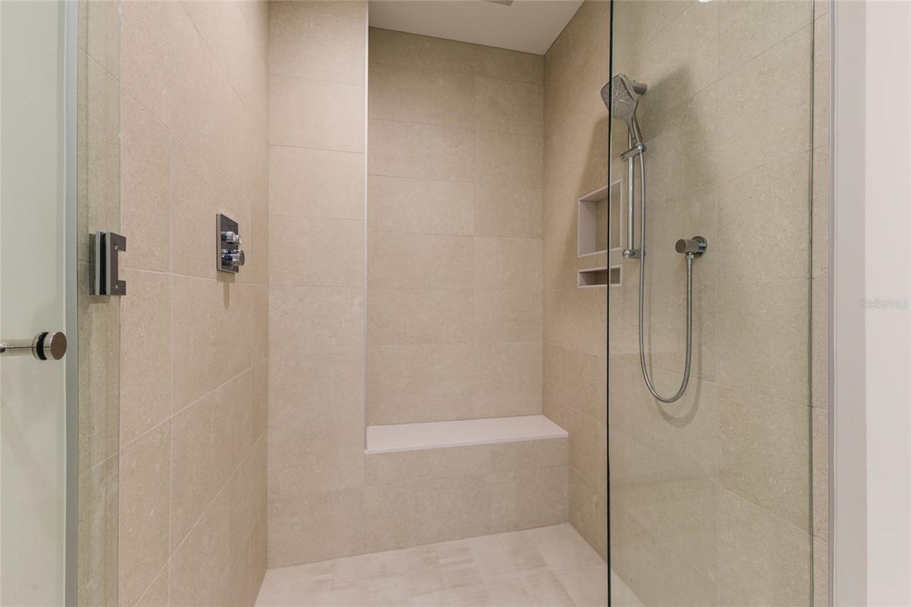275 1st Avenue S, Unit 3908, Saint Petersburg, FL 33701 Photo