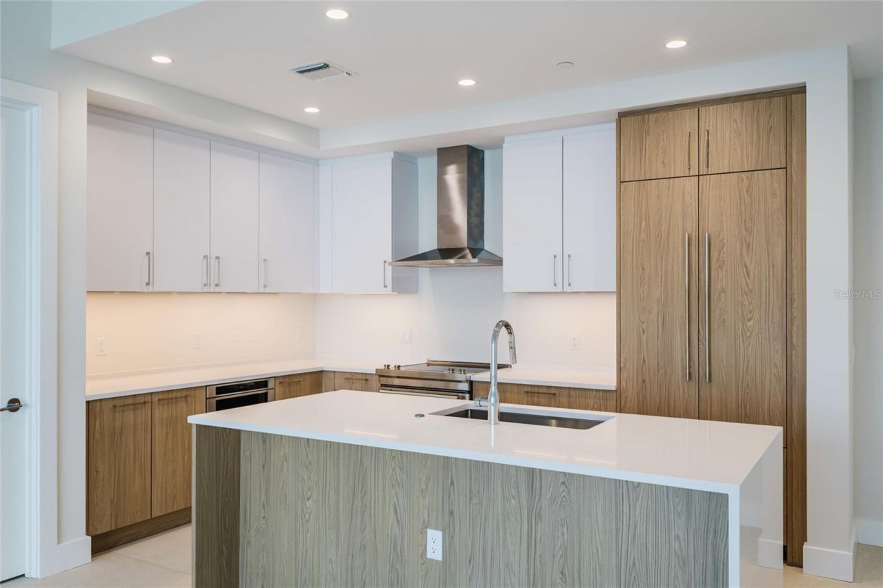 275 1st Avenue S, Unit 3908, Saint Petersburg, FL 33701 Photo