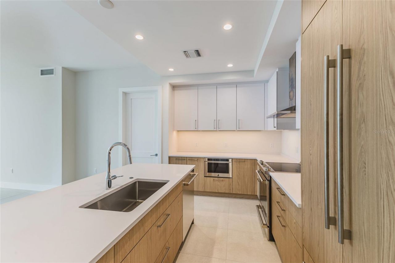 275 1st Avenue S, Unit 3908, Saint Petersburg, FL 33701 Photo