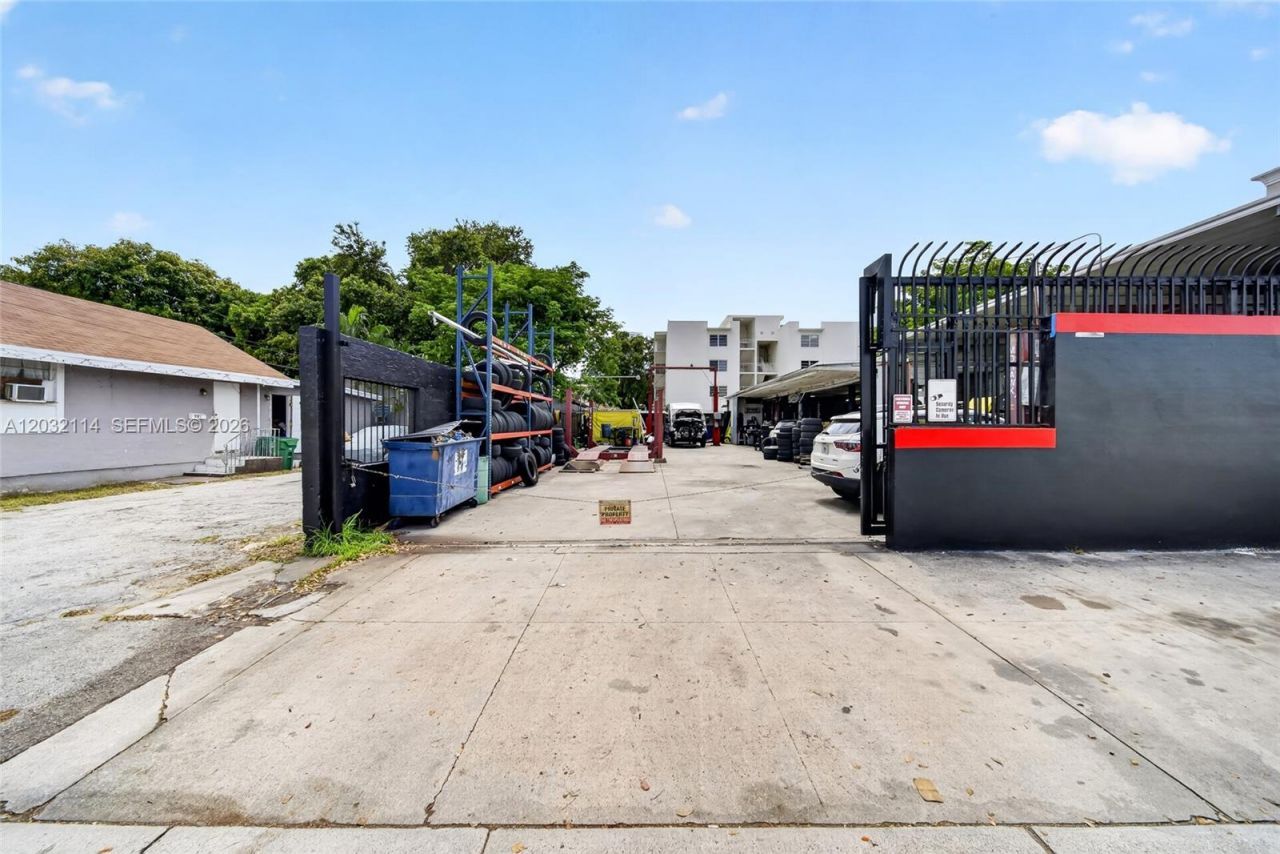 Please Call For Address, Miami, FL 33130 Photo