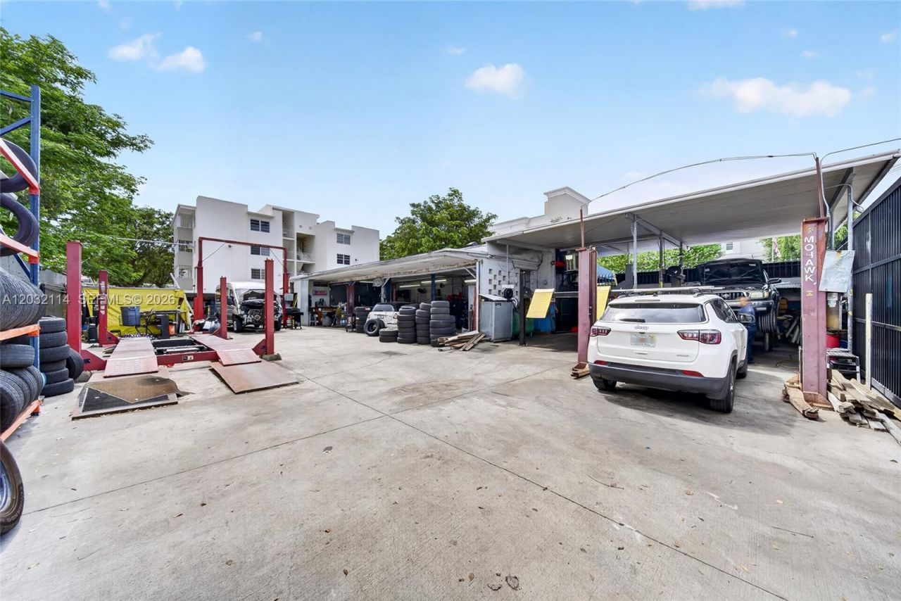 Please Call For Address, Miami, FL 33130 Photo
