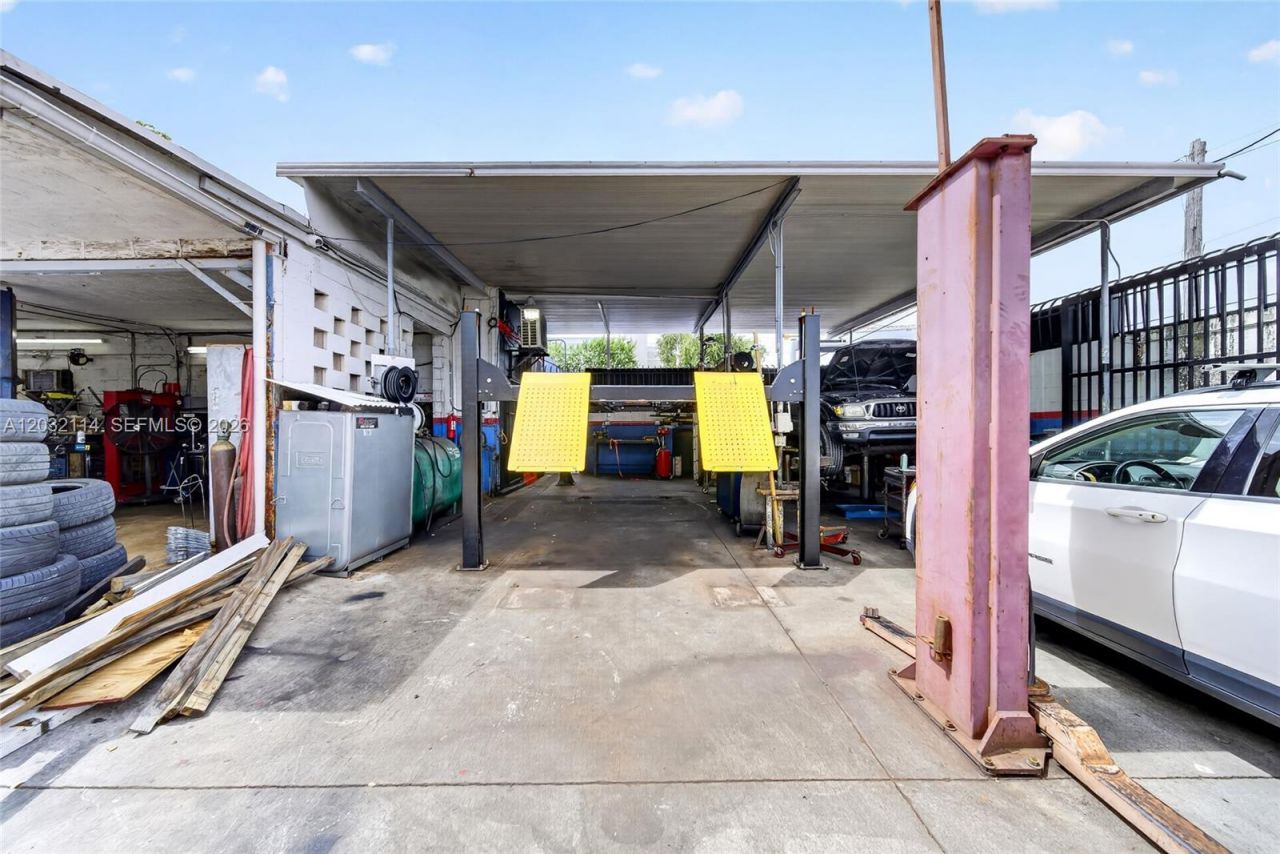 Please Call For Address, Miami, FL 33130 Photo