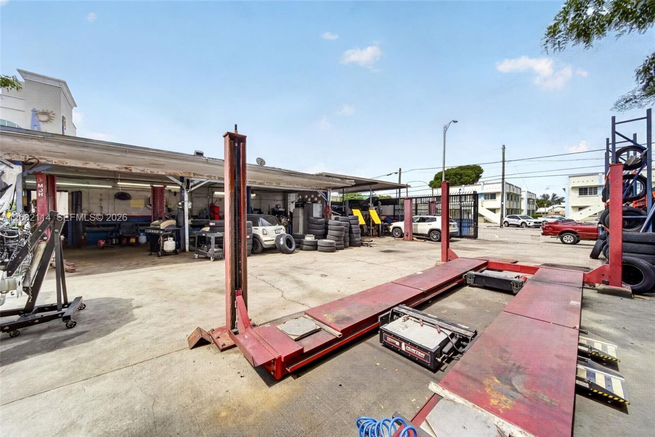 Please Call For Address, Miami, FL 33130 Photo