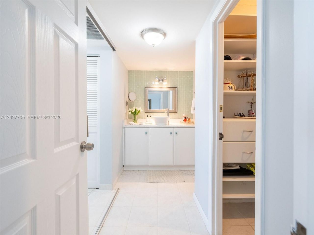 500 Bayview Dr, Unit 1520, Sunny Isles Beach, FL 33160 Photo