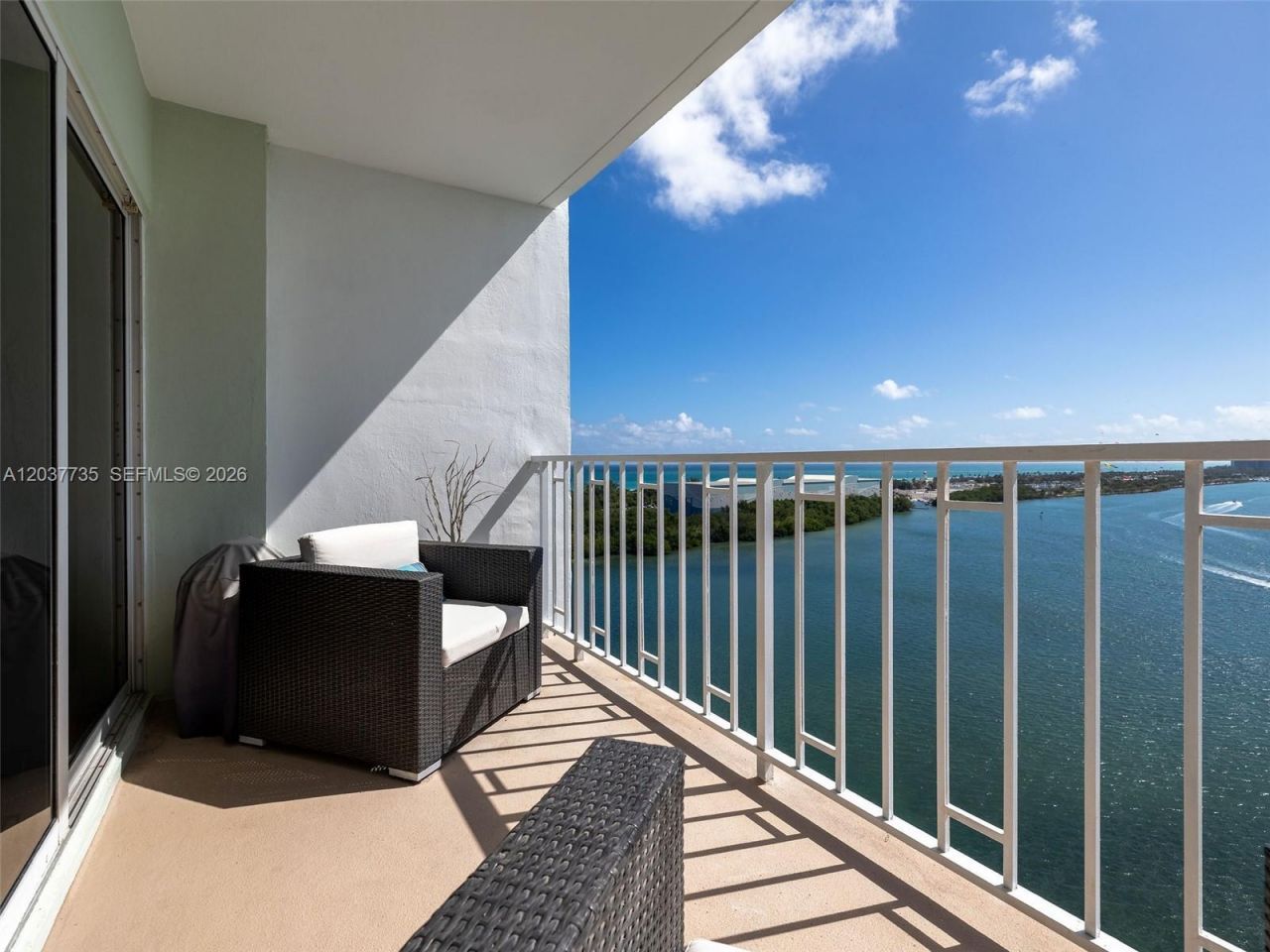 500 Bayview Dr, Unit 1520, Sunny Isles Beach, FL 33160 Photo