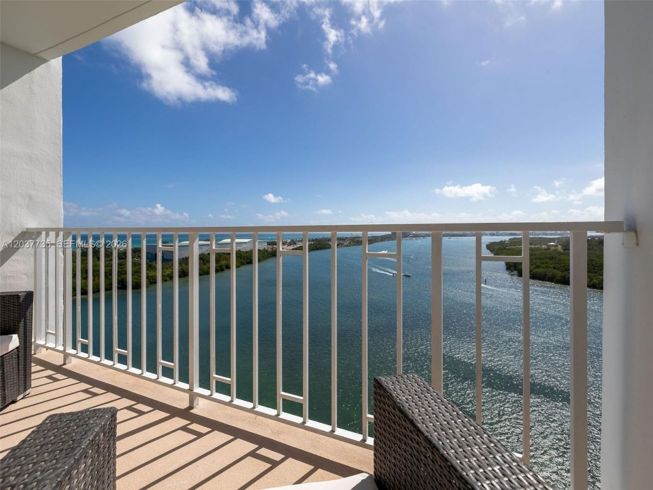 500 Bayview Dr, Unit 1520, Sunny Isles Beach, FL 33160 Photo