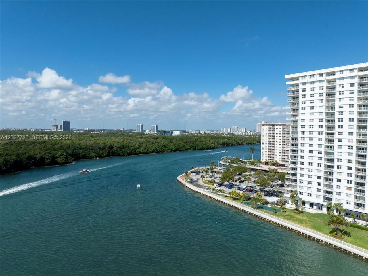 500 Bayview Dr, Unit 1520, Sunny Isles Beach, FL 33160 Photo