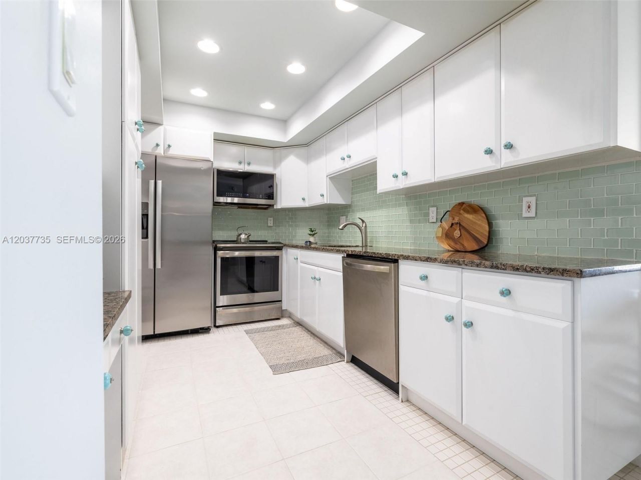 500 Bayview Dr, Unit 1520, Sunny Isles Beach, FL 33160 Photo