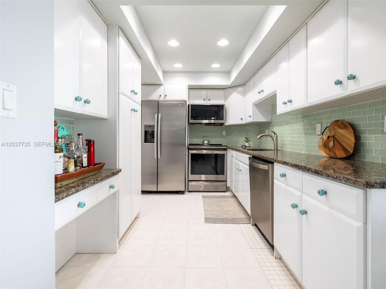 500 Bayview Dr, Unit 1520, Sunny Isles Beach, FL 33160 Photo