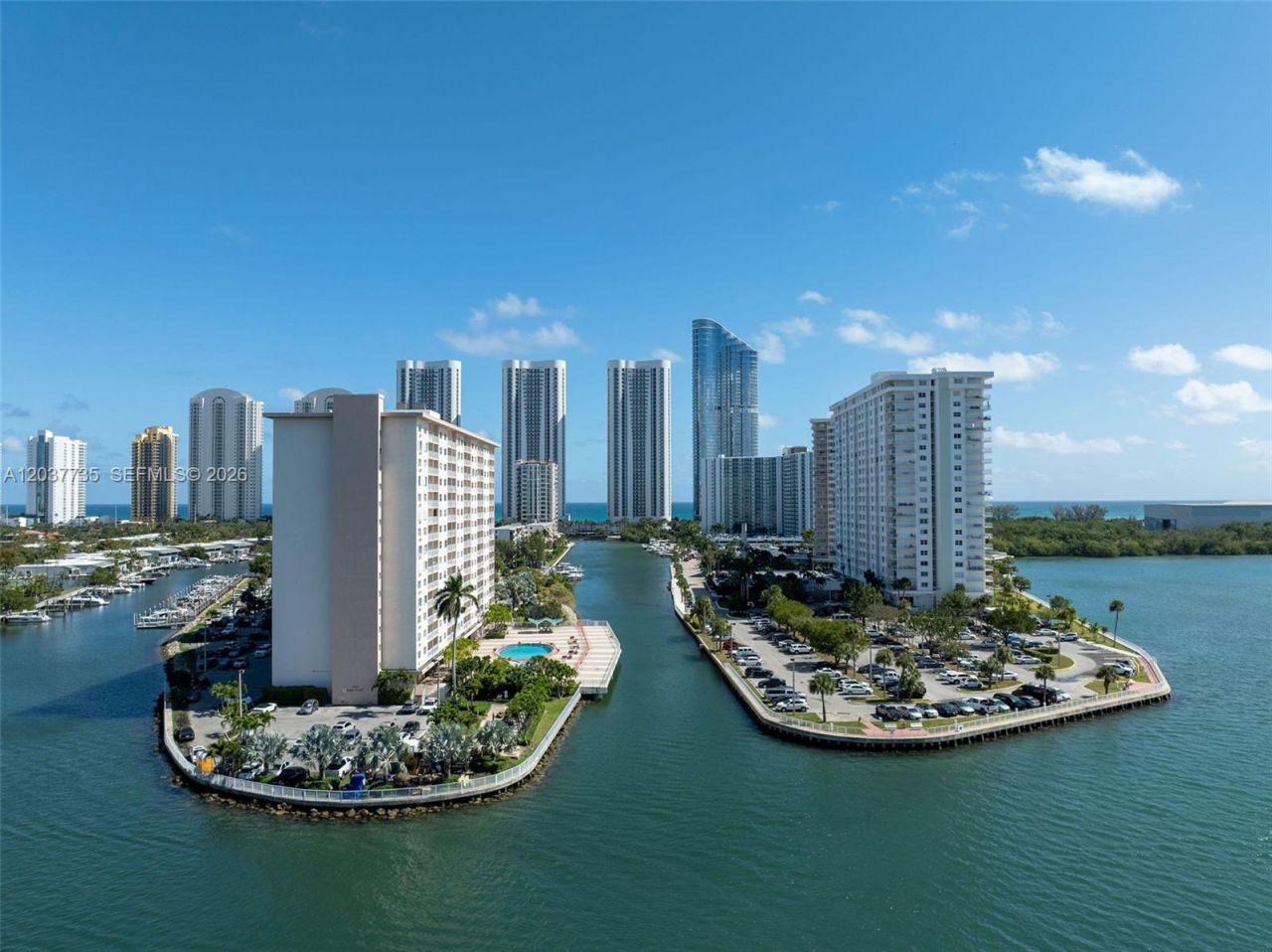 500 Bayview Dr, Unit 1520, Sunny Isles Beach, FL 33160 Photo