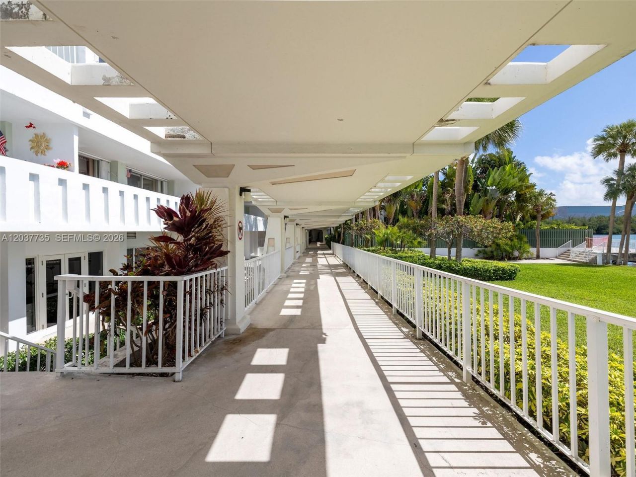 500 Bayview Dr, Unit 1520, Sunny Isles Beach, FL 33160 Photo