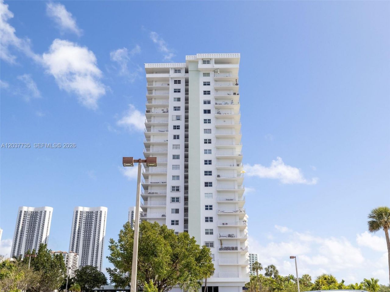 500 Bayview Dr, Unit 1520, Sunny Isles Beach, FL 33160 Photo