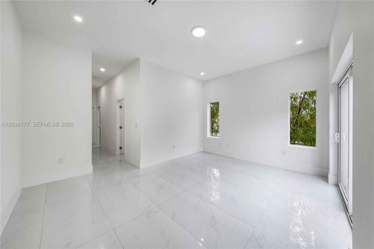 3142 Carter St , Unit 3142, Miami, FL 33133 Photo