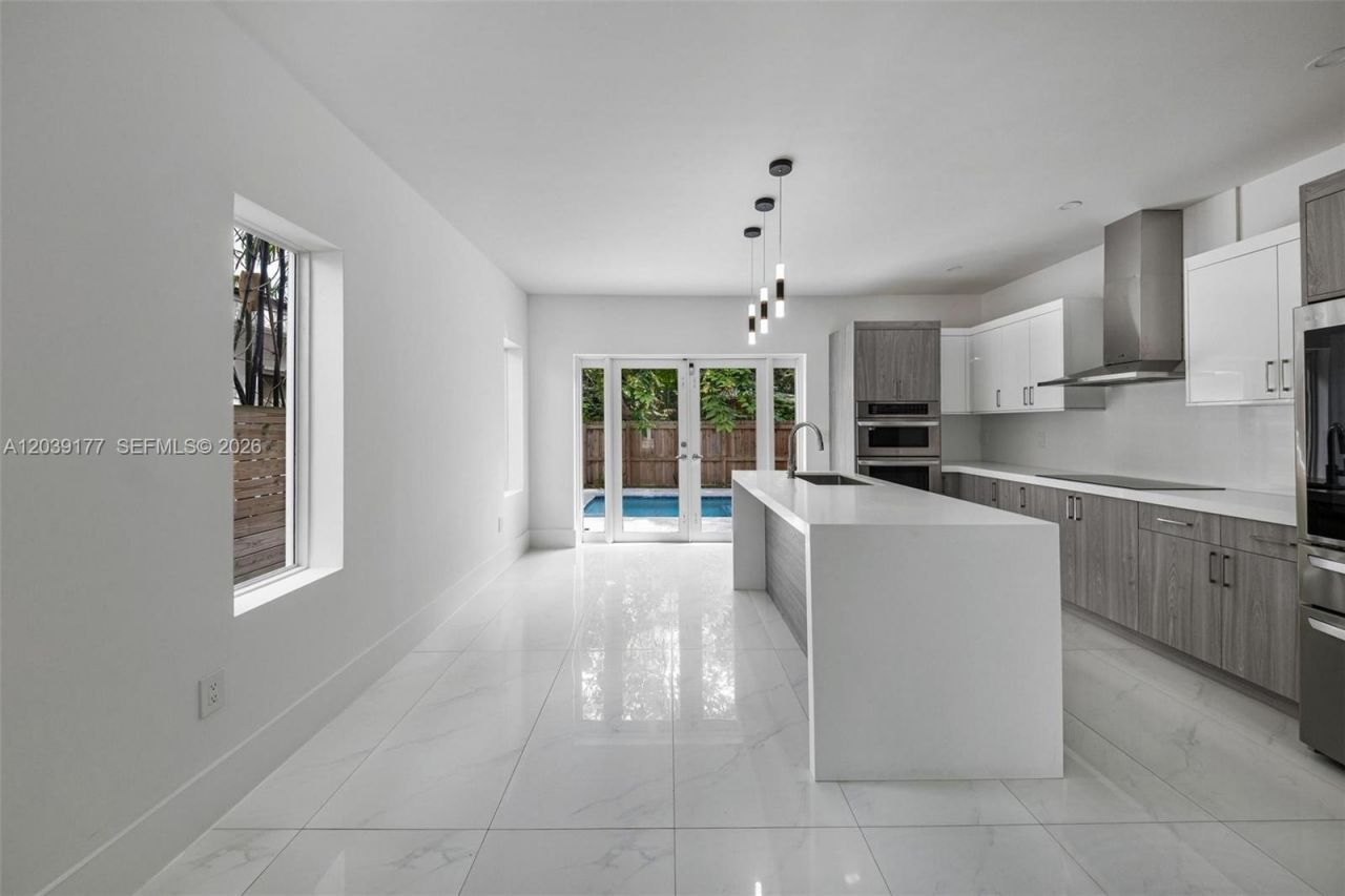3142 Carter St , Unit 3142, Miami, FL 33133 Photo