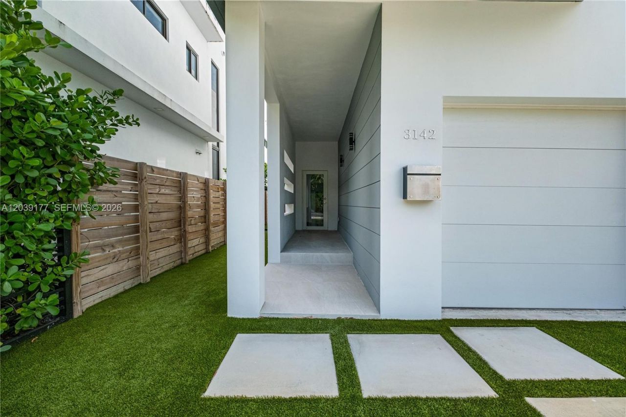 3142 Carter St , Unit 3142, Miami, FL 33133 Photo