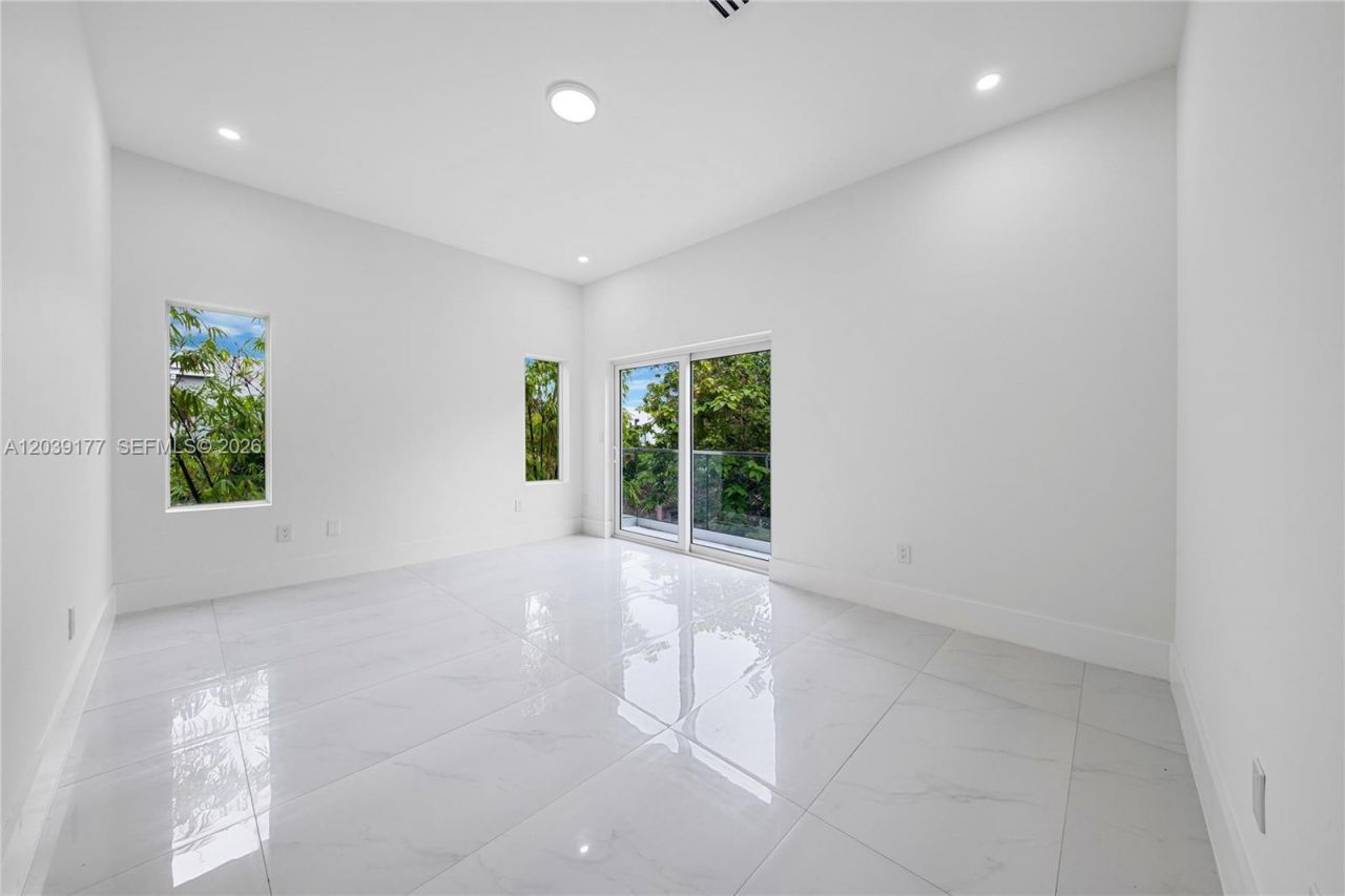 3142 Carter St , Unit 3142, Miami, FL 33133 Photo